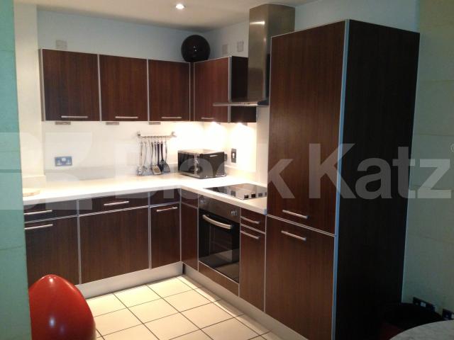 			LET, 2 Bedroom, 1 bath, 1 reception Apartment			 Albert Embankment, Albert Embankment